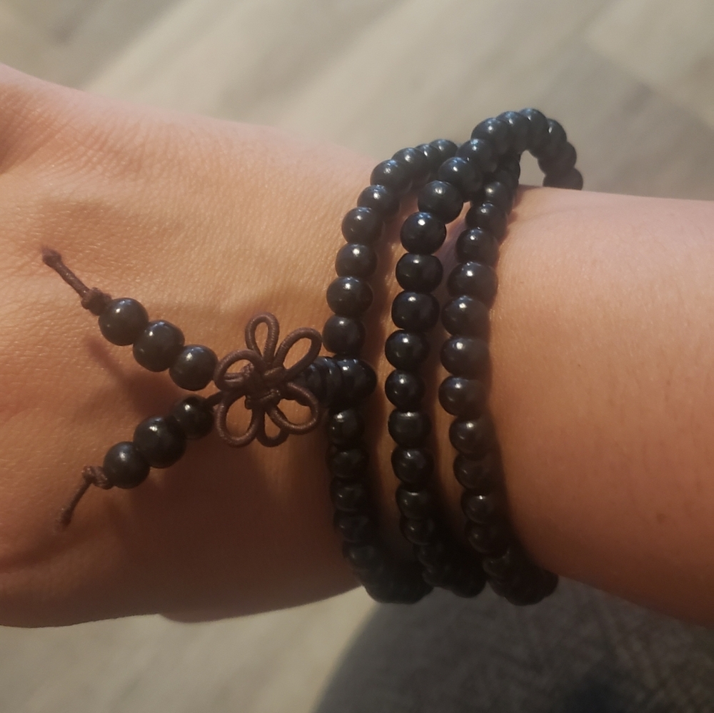 Black and red bead bracelet